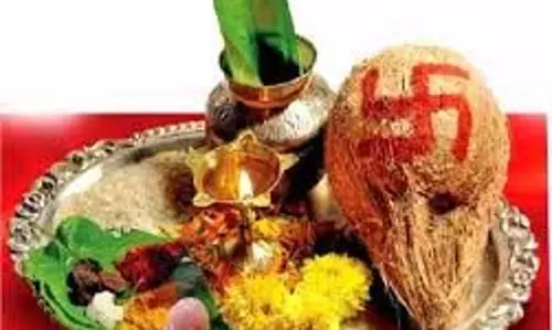 Vat Savitri fast puja samagri list: इन सामग्रियों के बिना अधूरा रहेगा वट सावित्री व्रत, यहां देखें पूरी लिस्ट