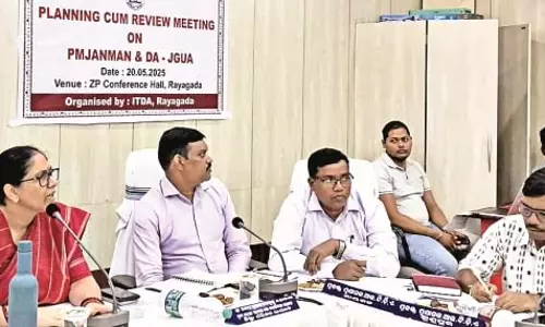 Odisha : योजनाओं के क्रियान्वयन में सुस्ती कलेक्टर का गुस्सा