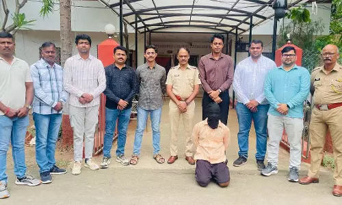 पुलिस ने 12 घंटे में सुलझाया हत्या का मामला; 22 वर्षीय आरोपी गिरफ्तार पुलिस ने 12 घंटे में सुलझाया हत्या का मामला; 22 वर्षीय आरोपी गिरफ्तार