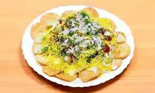 Papdi Chaat : जानें इसे घर पर बनाने का सरल तरीका Papdi Chaat : जानें इसे घर पर बनाने का सरल तरीका