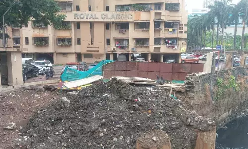 Mumbai : प्री-मानसून बारिश ने बीएमसी की खराब तैयारियों को उजागर किया Mumbai : प्री-मानसून बारिश ने बीएमसी की खराब तैयारियों को उजागर किया
