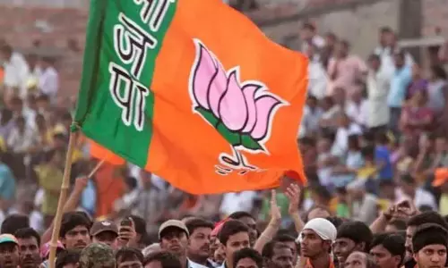 अवैध प्रवासियों की वापसी में केंद्र का सहयोग करे जम्मू-कश्मीर सरकार: भाजपा
