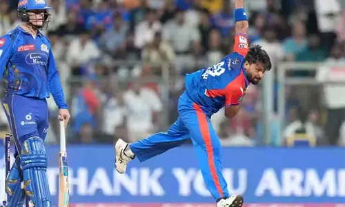 IPL आचार संहिता के उल्लंघन के लिए डीसी के मुकेश कुमार पर जुर्माना लगाया गया IPL आचार संहिता के उल्लंघन के लिए डीसी के मुकेश कुमार पर जुर्माना लगाया गया