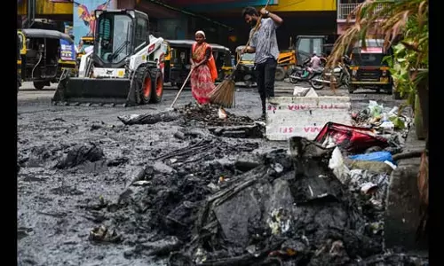 Padmavati Nagar हादसे के बाद खाली कराने की कार्रवाई शुरू Padmavati Nagar हादसे के बाद खाली कराने की कार्रवाई शुरू