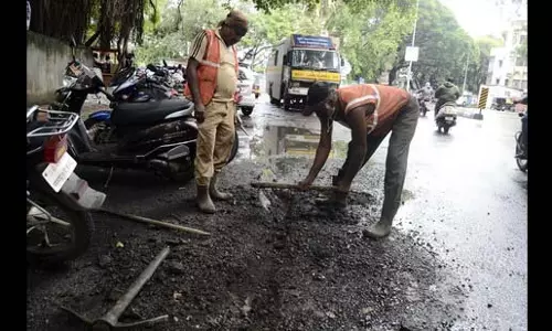 PMRDA करेगा मेट्रो प्रोजेक्ट की टूटी सड़कों की मरम्मत PMRDA करेगा मेट्रो प्रोजेक्ट की टूटी सड़कों की मरम्मत