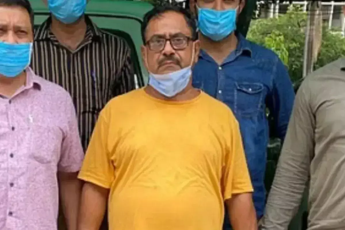 Aligarh: क्राइम ब्रांच ने डॉक्टर डेथ को गिरफ्तार किया Aligarh: क्राइम ब्रांच ने डॉक्टर डेथ को गिरफ्तार किया