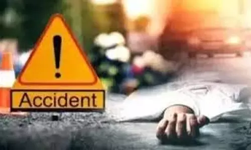 Moradabad: आगरा हाईवे पर डंपर ने ई-रिक्शा को कुचला, दो छात्राओं की मौत Moradabad: आगरा हाईवे पर डंपर ने ई-रिक्शा को कुचला, दो छात्राओं की मौत
