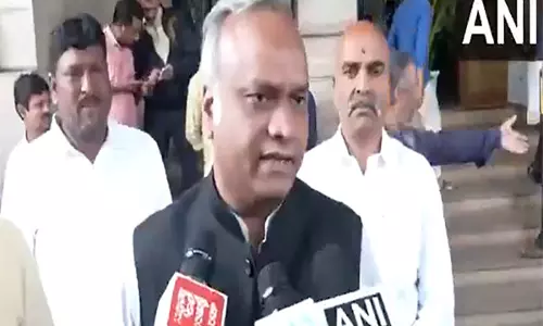 कर्नाटक मंत्री ने जी परमेश्वर पर ED की छापेमारी को राजनीतिक प्रतिशोध बताया कर्नाटक मंत्री ने जी परमेश्वर पर ED की छापेमारी को राजनीतिक प्रतिशोध बताया