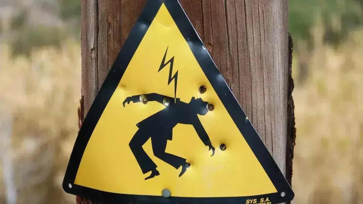 Ghazipur: पूजन की तैयारी के दौरान करंट लगने से चार की मौत