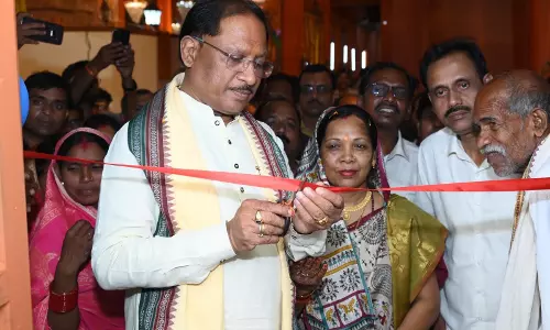 CM साय ने दोकड़ा में पीएम आवास योजना के हितग्राही संतु चक्रेस को चाबी देकर गृह प्रवेश कराया CM साय ने दोकड़ा में पीएम आवास योजना के हितग्राही संतु चक्रेस को चाबी देकर गृह प्रवेश कराया