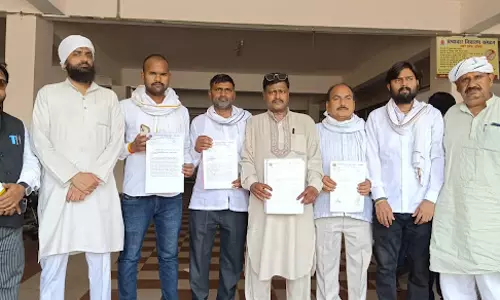 Azamgarh: जनता को शोषण कर रहा आजमगढ़ पालिका प्रशासन: उ प्र सभासद एसोसिएशन Azamgarh: जनता को शोषण कर रहा आजमगढ़ पालिका प्रशासन: उ प्र सभासद एसोसिएशन