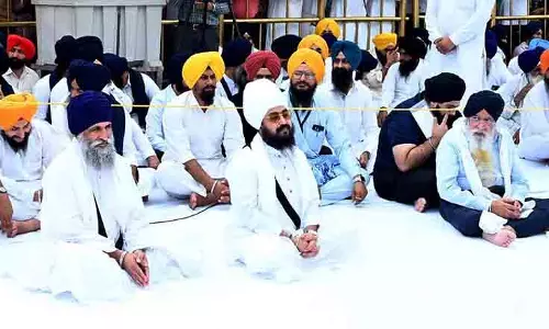 Akal Takht ने रणजीत सिंह ढडरियांवाले को माफ कर दिया, सिख सिद्धांतों का पालन करने को कहा गया Akal Takht ने रणजीत सिंह ढडरियांवाले को माफ कर दिया, सिख सिद्धांतों का पालन करने को कहा गया