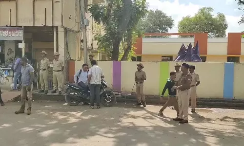 अंबेडकर पुट्ठली खाली: चिंतामणि बंद आज
