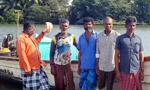 Sri Lankan नौसेना ने तमिलनाडु के मछुआरों पर हमला , 2.6 लाख रुपये के उपकरण जब्त