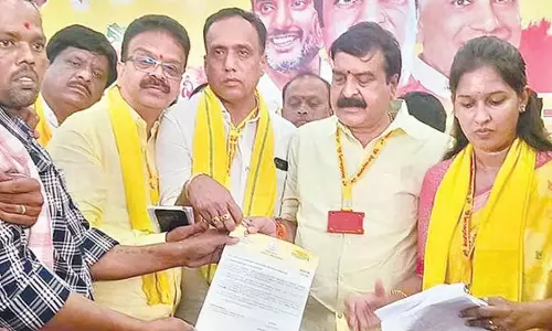 CMRF  चेक वितरित किए गए