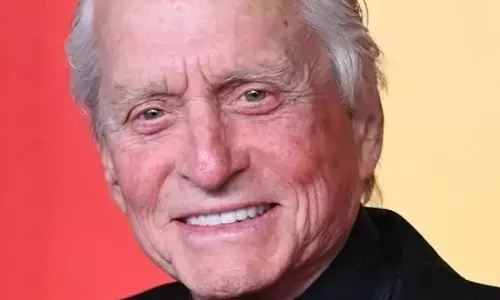 Michael Douglas ने कहा- मैं अपने ब्रेक का आनंद ले रहा हूँ