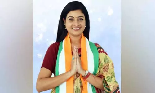 Telangana महिला कांग्रेस अध्यक्ष को अनुशासनहीनता के लिए कारण बताओ नोटिस