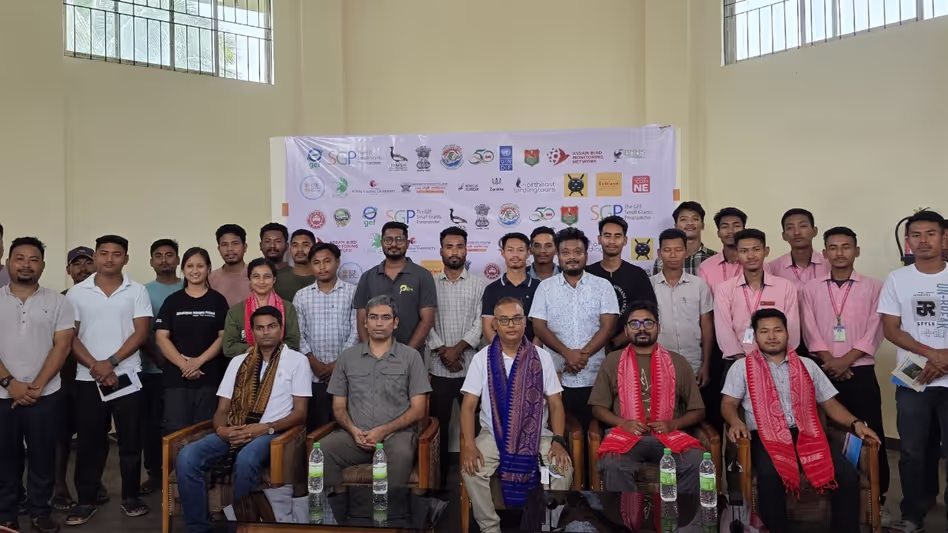 Assam : लुप्तप्राय बंगाल फ्लोरिकन को बचाने के लिए संरक्षण अभियान शुरू Assam : लुप्तप्राय बंगाल फ्लोरिकन को बचाने के लिए संरक्षण अभियान शुरू