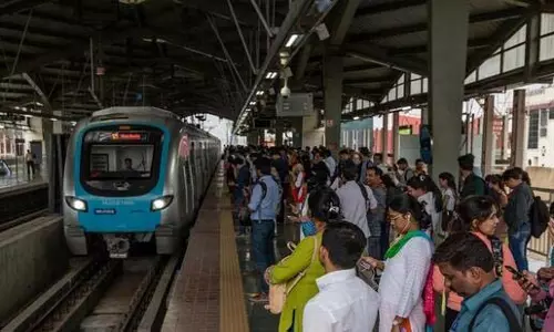 Mumbai: 10 साल पुरानी मेट्रो-1 को लेकर यात्रियों की शिकायतों