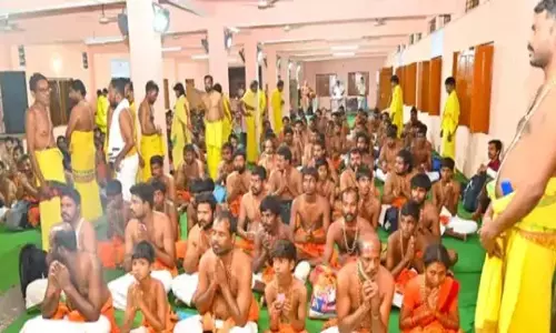 Telangana: हनुमान जयंती समारोह के लिए भक्त कोंडागट्टू पहुंचे