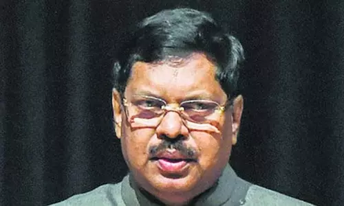 Mumbai: CJI गवई की सुरक्षा में गड़बड़ी, जांच शुरू Mumbai: CJI गवई की सुरक्षा में गड़बड़ी, जांच शुरू
