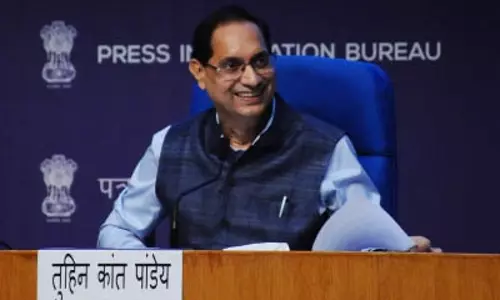 इंडसइंड बैंक में नियमों के उल्लंघन की जांच कर रहा सेबी: तुहिन कांत पांडे इंडसइंड बैंक में नियमों के उल्लंघन की जांच कर रहा सेबी: तुहिन कांत पांडे