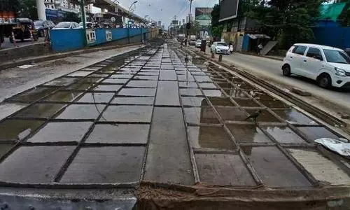Mumbai की सड़कों को लेकर BJP का बड़ा दावा Mumbai की सड़कों को लेकर BJP का बड़ा दावा