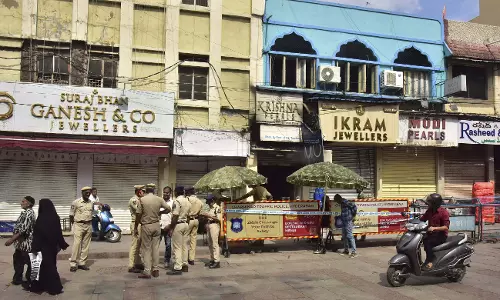 Telangana: शॉर्ट सर्किट के कारण गुलज़ार हौज़ में लगी आग