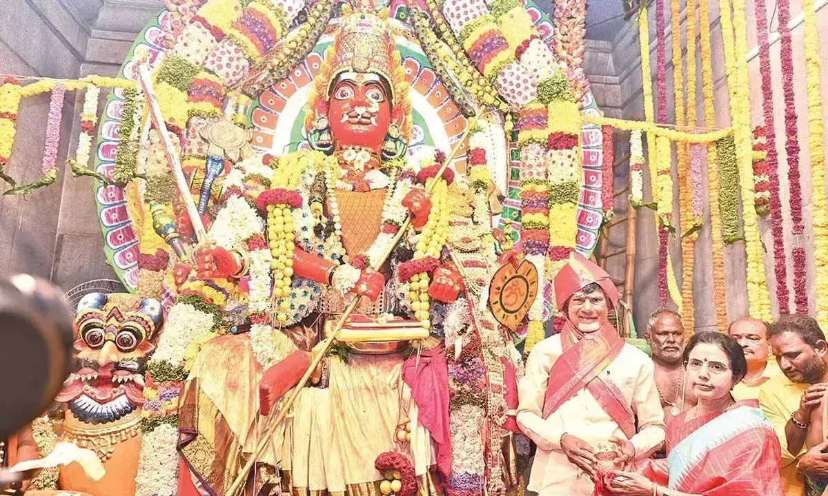 Andhra: नायडू ने कुप्पम में देवी गंगम्मा को रेशम के वस्त्र भेंट किये