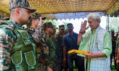 L-G मनोज सिन्हा ने पाकिस्तानी गोलाबारी पीड़ितों के परिजनों को नौकरी देने की घोषणा की