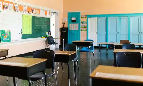 स्कूल ड्रेस और किताबों के लिए यूपी छात्रों को सीधी मदद स्कूल ड्रेस और किताबों के लिए यूपी छात्रों को सीधी मदद