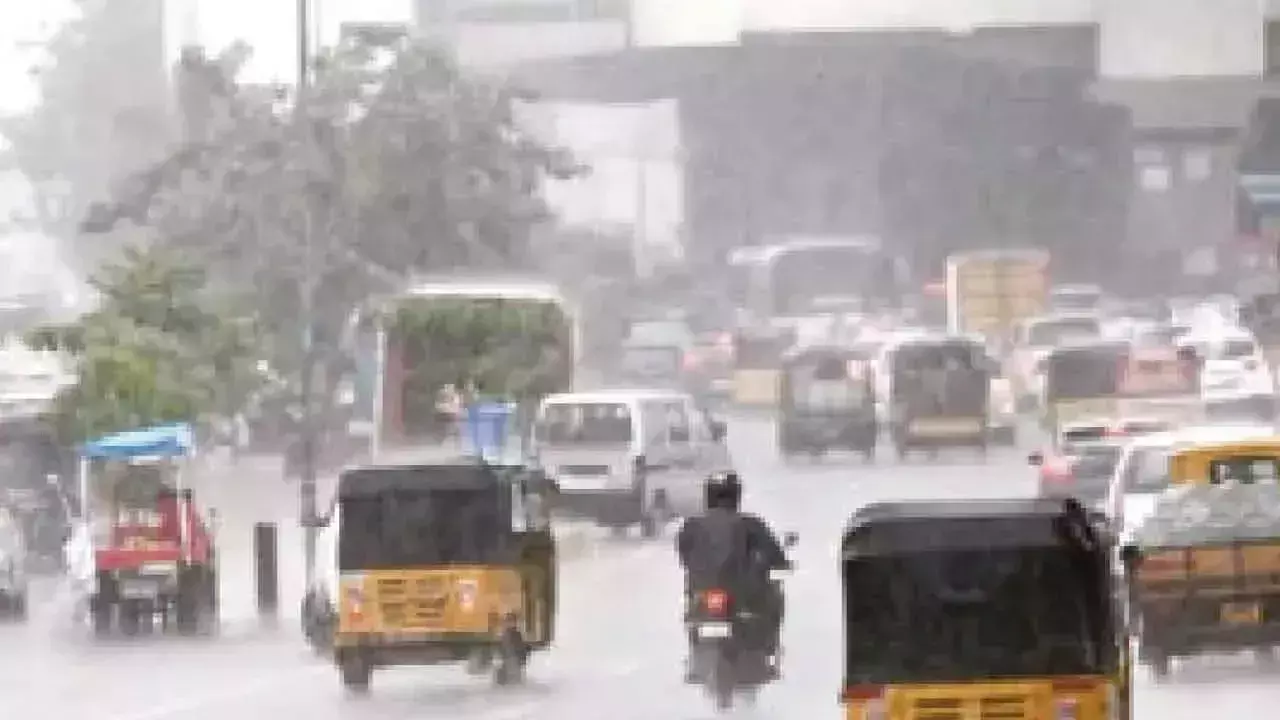 Telangana: जिले में भारी बारिश के बाद टीजी को हाई अलर्ट पर रखा गया