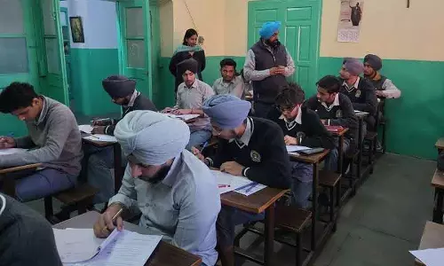 PSEB कक्षा 12 के नतीजे कक्षा 10 से बेहतर, शिक्षकों ने कहा कि विभिन्न अभियानों से पढ़ाई प्रभावित हुई PSEB कक्षा 12 के नतीजे कक्षा 10 से बेहतर, शिक्षकों ने कहा कि विभिन्न अभियानों से पढ़ाई प्रभावित हुई
