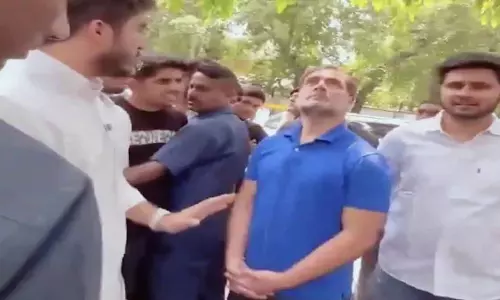 विवादों में आया राहुल गांधी का DU दौरा, बिना सूचना के विश्वविद्यालय आने पर प्रशासन ने जताई नाराजगी विवादों में आया राहुल गांधी का DU दौरा, बिना सूचना के विश्वविद्यालय आने पर प्रशासन ने जताई नाराजगी