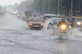 Telangana : भारी बारिश और बाढ़ की चेतावनी, मौसम विभाग ने जारी किया ऑरेंज अलर्ट Telangana : भारी बारिश और बाढ़ की चेतावनी, मौसम विभाग ने जारी किया ऑरेंज अलर्ट