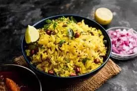 Breakfast : नाश्ते में ट्राई करें हेल्दी रेसिपी कांदा पोहा Breakfast : नाश्ते में ट्राई करें हेल्दी रेसिपी कांदा पोहा