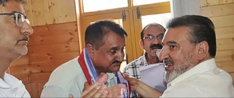 Srinagar अल्ताफ बुखारी ने राजनीतिक दलों से कहा: विभाजनकारी राजनीति से दूर रहें Srinagar अल्ताफ बुखारी ने राजनीतिक दलों से कहा: विभाजनकारी राजनीति से दूर रहें