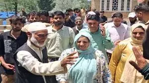 सकीना इटू ने चनापोरा निर्वाचन क्षेत्र का व्यापक दौरा किया सकीना इटू ने चनापोरा निर्वाचन क्षेत्र का व्यापक दौरा किया