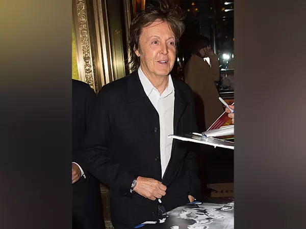 Paul McCartney ने कहा- बारबरा स्ट्रीसैंड के साथ नए युगल गीत पर काम करना घबराहट भरा था Paul McCartney ने कहा- बारबरा स्ट्रीसैंड के साथ नए युगल गीत पर काम करना घबराहट भरा था
