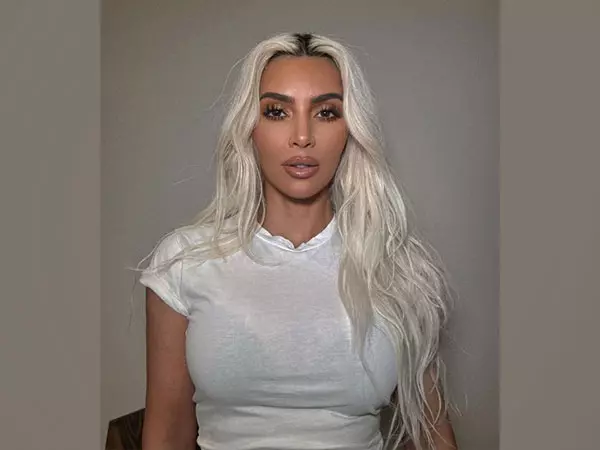 Kim Kardashian ने 6 साल बाद लॉ स्कूल से स्नातक की उपाधि प्राप्त की Kim Kardashian ने 6 साल बाद लॉ स्कूल से स्नातक की उपाधि प्राप्त की