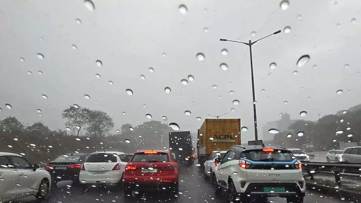 Mumbai : महाराष्ट्र के इलाकों के लिए रेड और ऑरेंज अलर्ट जारी Mumbai : महाराष्ट्र के इलाकों के लिए रेड और ऑरेंज अलर्ट जारी