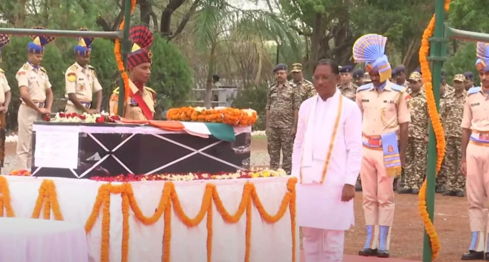 शहीद जवान को श्रद्धांजलि, माना कैंप रायपुर शहीद जवान को श्रद्धांजलि, माना कैंप रायपुर