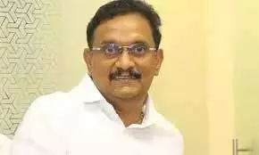 सांसद ने Vijayawada में पुलेटी कट्टा, सड़क समस्याओं के समाधान का वादा किया सांसद ने Vijayawada में पुलेटी कट्टा, सड़क समस्याओं के समाधान का वादा किया
