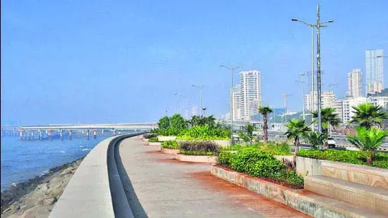 Mumbai: कोस्टल वॉकवे अब आम जनता के लिए खुला Mumbai: कोस्टल वॉकवे अब आम जनता के लिए खुला