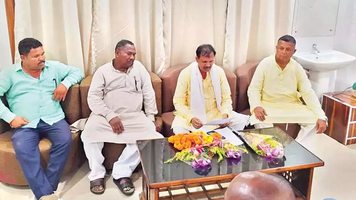 परिषद ने ग्राम सभा से बॉक्साइट खनन शुरू करने की मांग की परिषद ने ग्राम सभा से बॉक्साइट खनन शुरू करने की मांग की