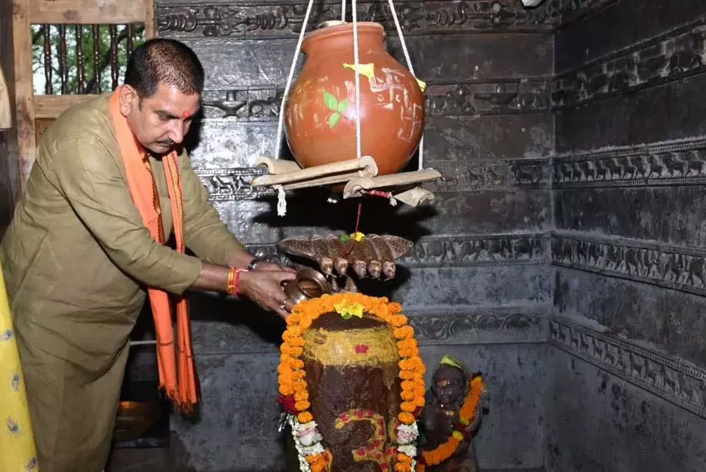 केंद्रीय राज्यमंत्री तोखन साहू ने सोमनाथ धाम में किए दर्शन केंद्रीय राज्यमंत्री तोखन साहू ने सोमनाथ धाम में किए दर्शन