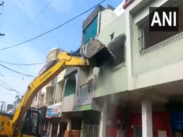जिला प्रशासन ने Ujjain के बेगम बाग इलाके में अवैध अतिक्रमण हटाया जिला प्रशासन ने Ujjain के बेगम बाग इलाके में अवैध अतिक्रमण हटाया