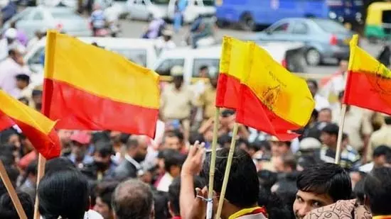 Bengaluru: कन्नड़ न सीखने पर दोस्त ने किया आलोचना Bengaluru: कन्नड़ न सीखने पर दोस्त ने किया आलोचना
