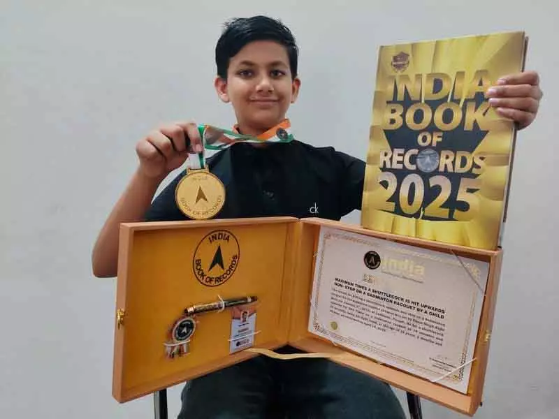 12 वर्षीय Khanna शटलर ने इंडिया बुक ऑफ रिकॉर्ड्स में जगह बनाई 12 वर्षीय Khanna शटलर ने इंडिया बुक ऑफ रिकॉर्ड्स में जगह बनाई