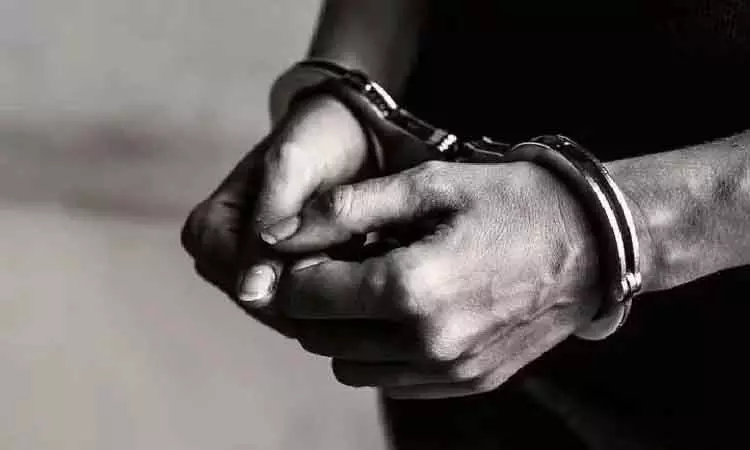 बाइक टैक्सी चालक ने AI का इस्तेमाल कर किशोर ग्राहक का अश्लील वीडियो बनाया, गिरफ्तार बाइक टैक्सी चालक ने AI का इस्तेमाल कर किशोर ग्राहक का अश्लील वीडियो बनाया, गिरफ्तार